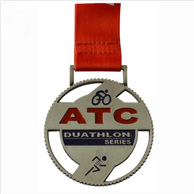 Custom triathlon series medals 