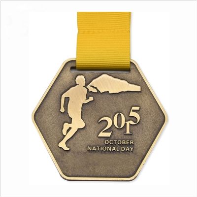 How are custom race medals designed and manufactured??