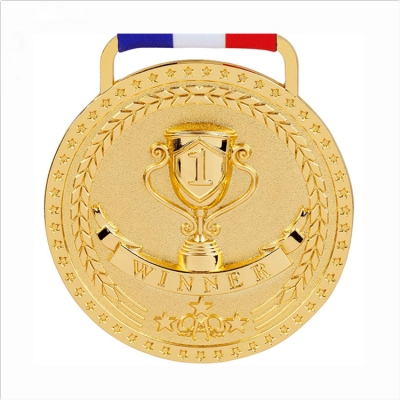 How do manufacturers produce 3D custom medals??
